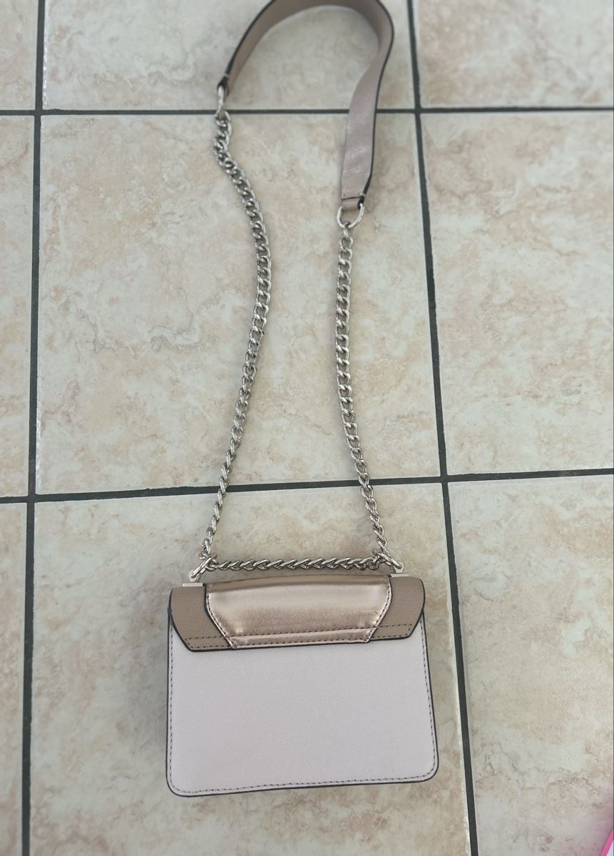 Guess Sacs femmes: Borsetta Guess – D'occasion à Cugnasco par sd1520 1