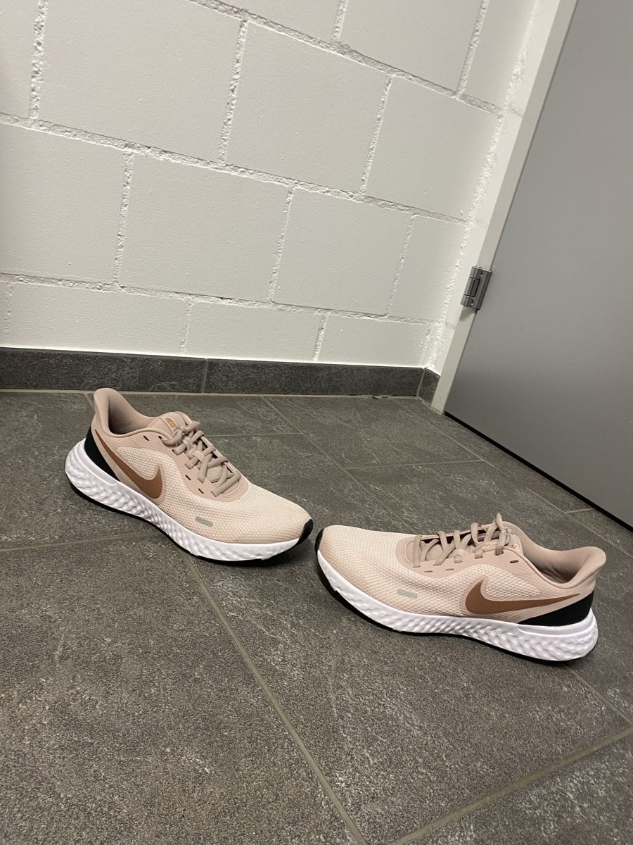 Nike Damenschuhe: Nike Damen Sneaker 42 – Gebraucht aus Wohlen AG von bey_jcy5 2
