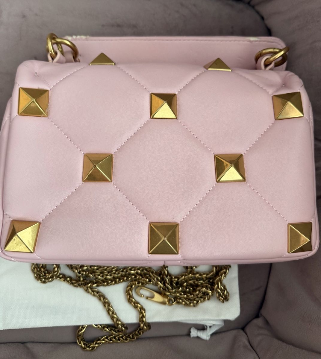 Valentino Taschen für Damen: Handtasche rosa mit Rockstuds – Gebraucht aus Unterengstringen von Blingbling537 4