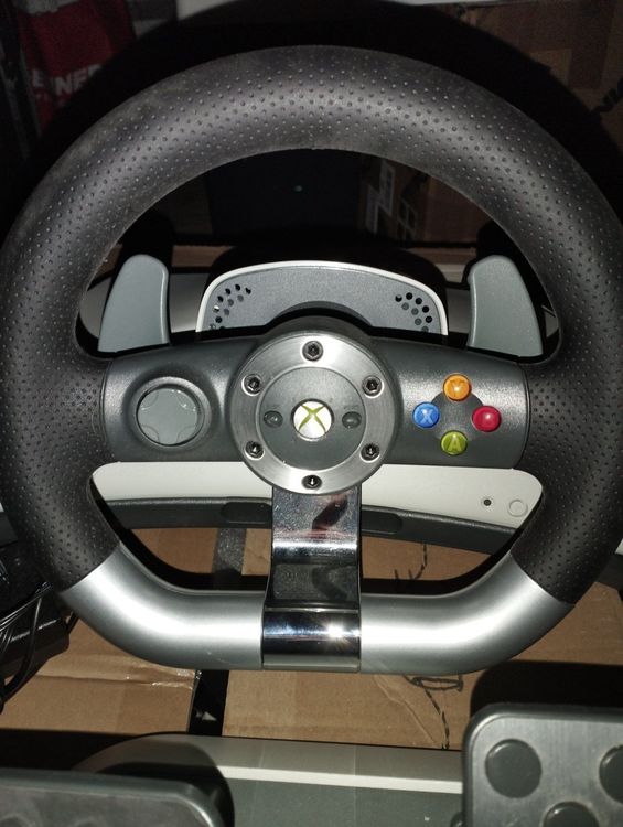 Volant De Course Thrustmaster Ferrari Pour PC Et Xbox 360 Avec Pédalier