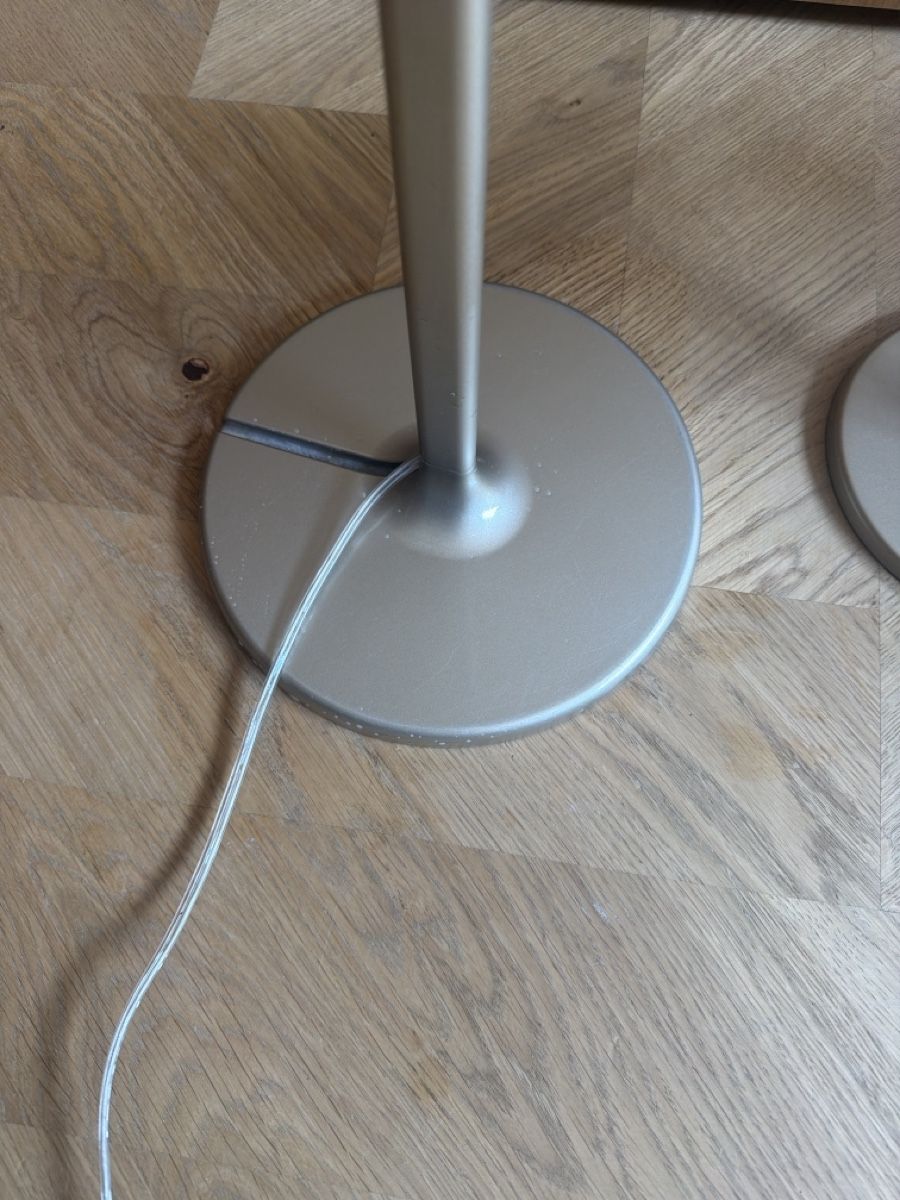 Artemide Lampade: Artemide Steh- und 2 Nachttischlampen-Set – Usato da Pfaffhausen venduto da NFIZH 4