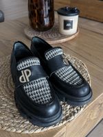 Pollini leather loafer 37