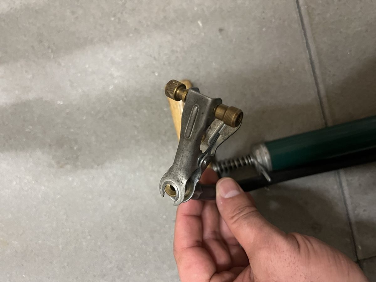 Pumpen: Velopume Schrader / Französisches Ventil – Gebraucht aus St. Gallen von 1t5045 1