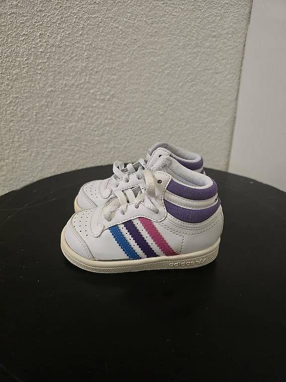 Scarpe per ragazzi: Adidas Kinderschue – Usato da Herisau venduto da and_zky9 1