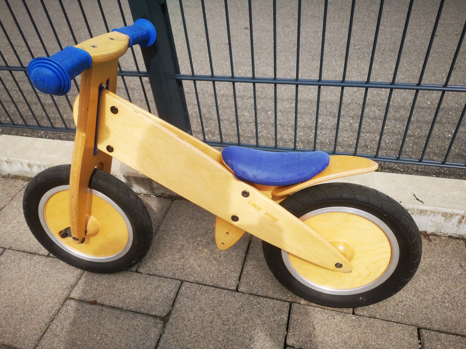 Likeabike Veicoli per bambini: Holz Laufrad von KOKUA – Usato da Rebstein venduto da Sebuse 1