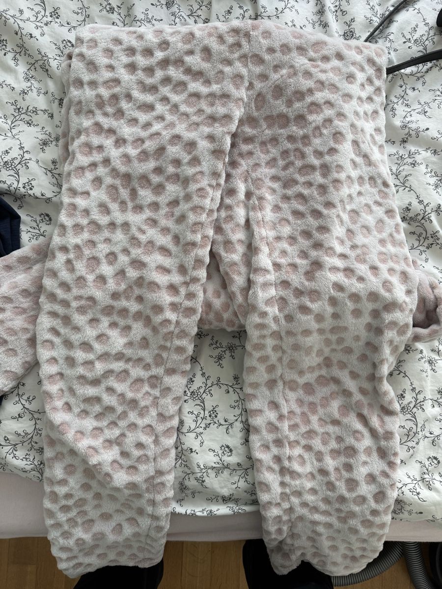Jumpsuits: Hunkemöller onesie – Gebraucht aus Unterägeri von ann_x8pf 1