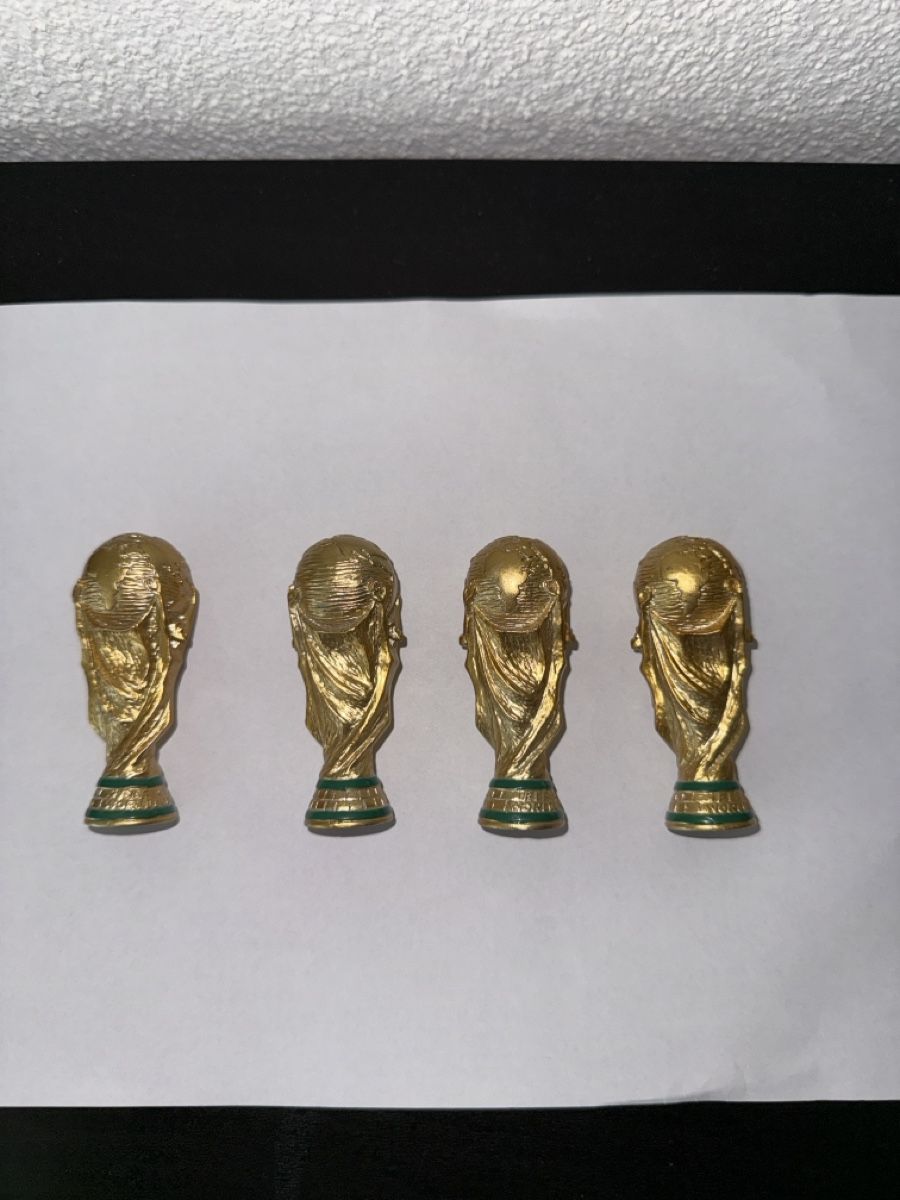 Statuette: 4x WM Pokal Figuren 7cm – Nuovo (secondo la descrizione) da Buchs ZH venduto da kaktus899