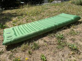 Outdoor Luftmatratze - einfach aufblasbar, leicht, sehr bequ