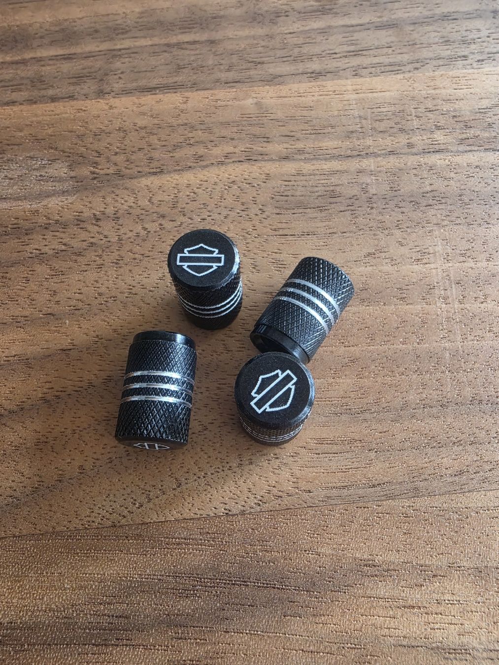 Tutti i ricambio per moto: Ventilkappen Harley Davidson 4 Stk unbenutzt schwarz – Nuovo e nell'imballaggio originale da Zürich venduto da ZH-Vintage