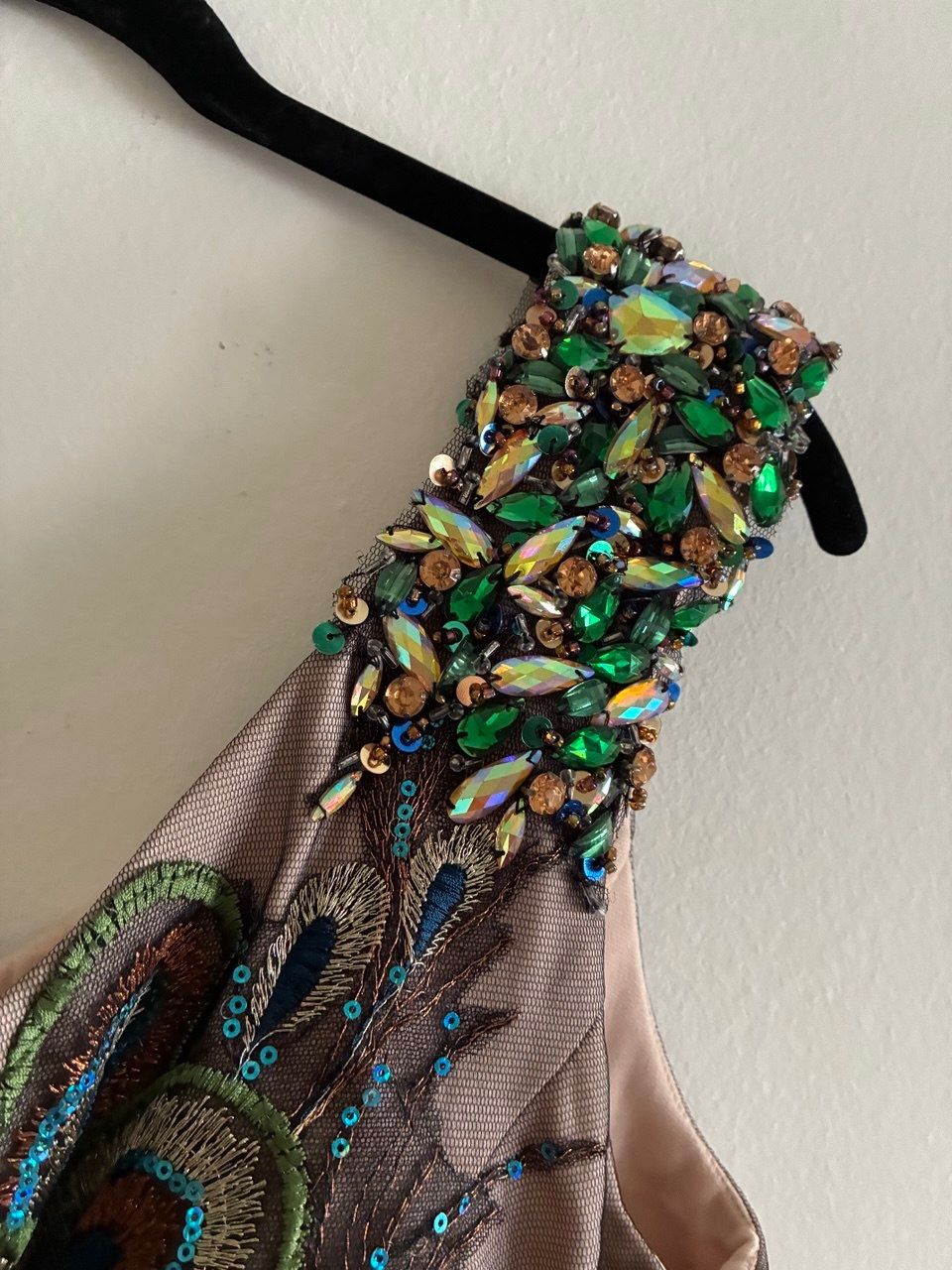 Vestiti: Jovani peacock Abendkleid – Usato da Zürich venduto da DrODrMo 1