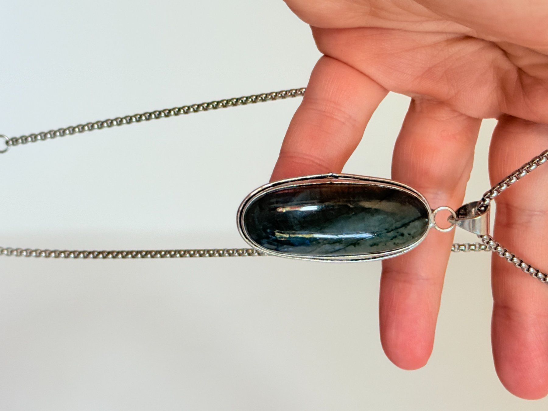 Ketten: Collier avec labradorite - Élégant & Naturel! – Neu und originalverpackt aus Genève von AWWA 2