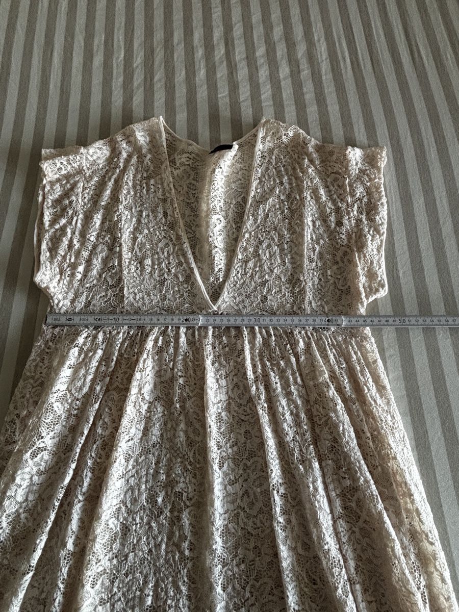 Kleider: Kleid Spitze beige Grösse M – Gebraucht aus Salenstein von Silly...0 5