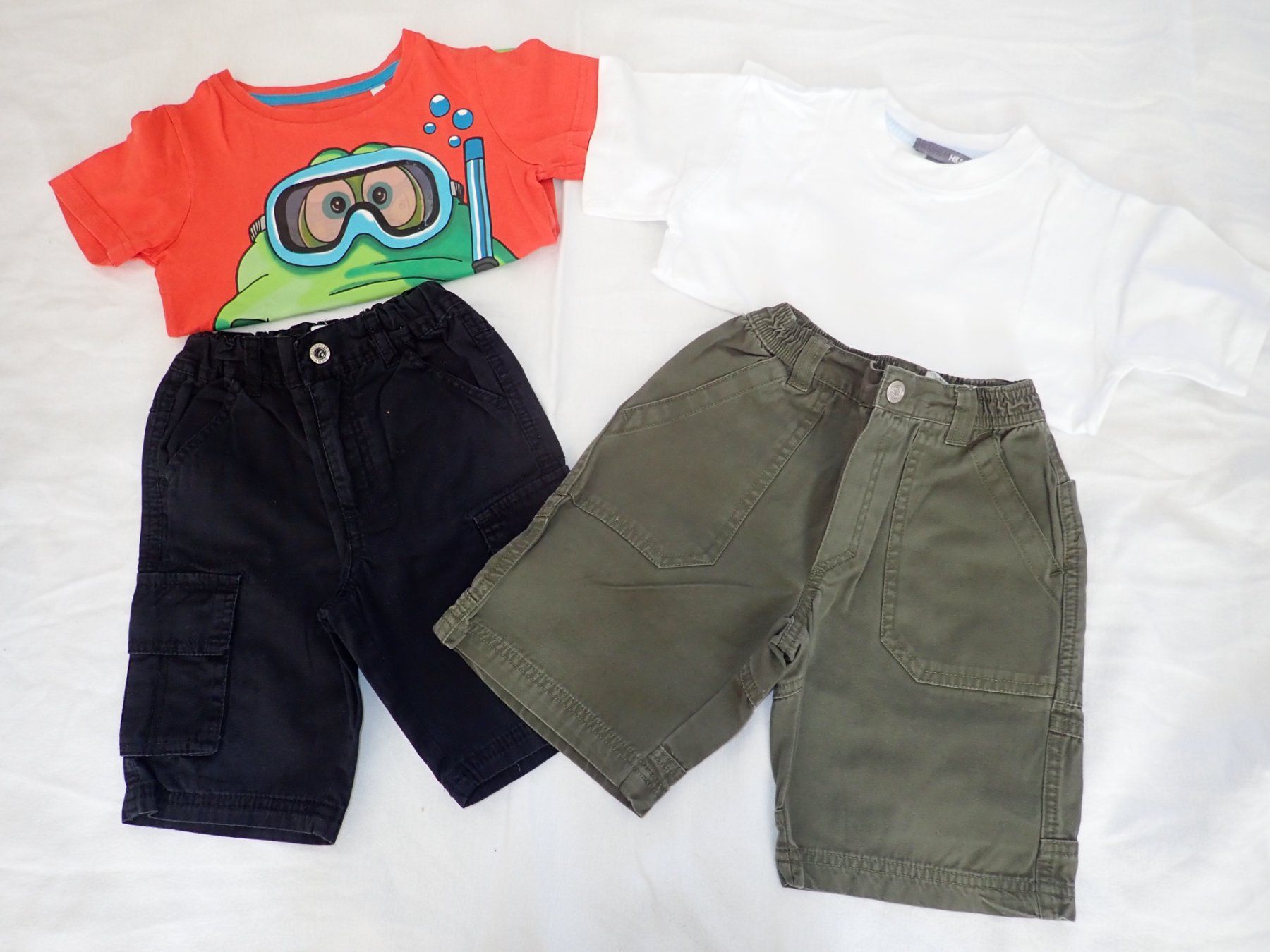 Lotti & Set di vestiti: Vêtements été garçon 98-a – Nuovo (secondo la descrizione) da Petit-Lancy venduto da camping_car 3