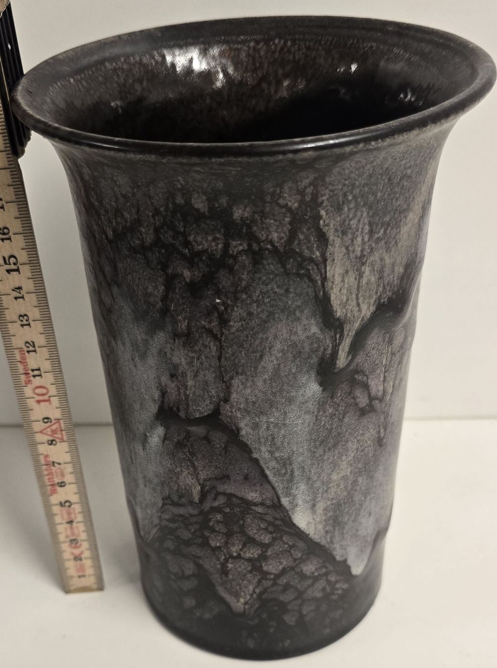 Vasi & Recipienti: Vase, schwarz-grau – Usato da Tuggen venduto da Santasbag