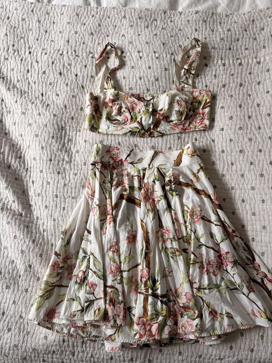 Dolce & Gabbana Vestiti: Dolce & Gabbana Zweiteiler – Usato da Zürich venduto da Ahranna
