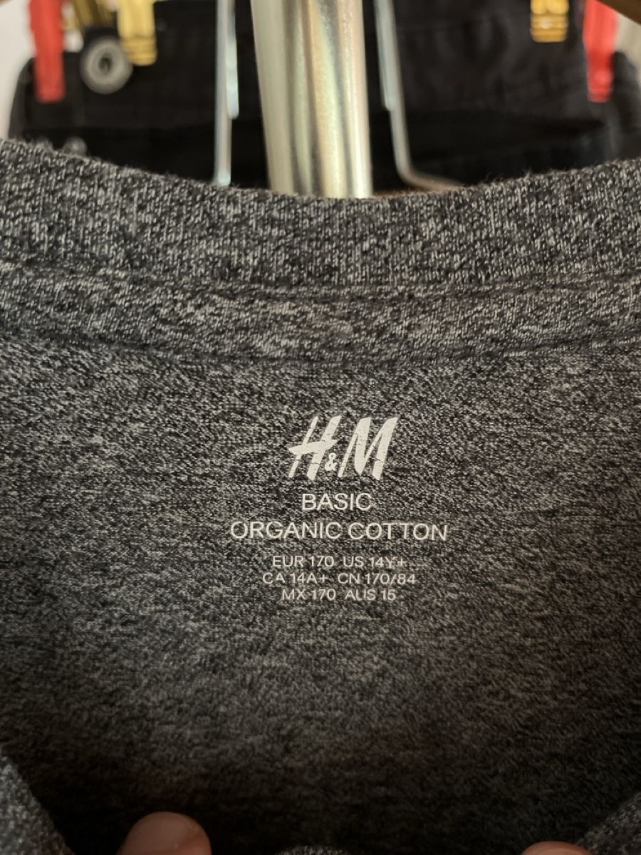 H&M Maglioni & Felpe: H&M Basic Langarm Organic Cotton. Gr 170 – Usato da Röschenz venduto da Annakournikova 2
