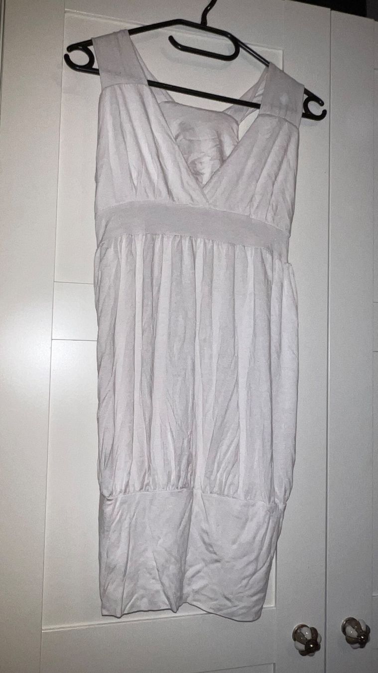 Tops: • Weisses Oberteil • – D'occasion à Basel par mendoza13 1