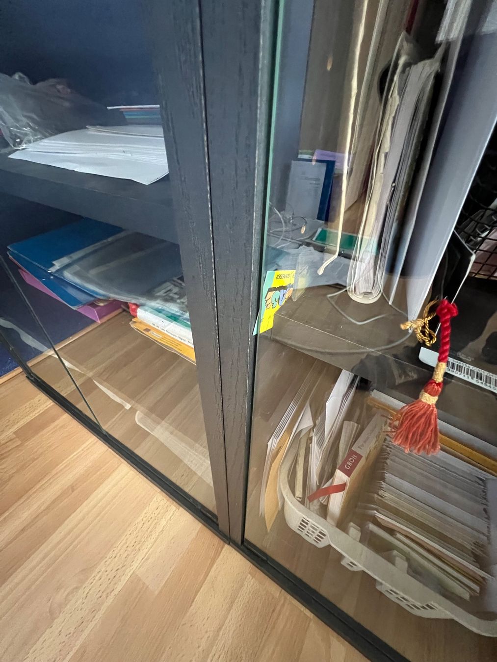 Kommoden: Sideboard mit 2 Glastüren – Gebraucht aus Lyss von tba_myd7 6