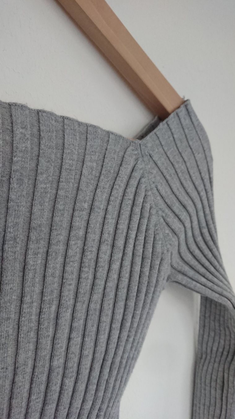 Mango Maglioni & Felpe: Kurzer Damen Pullover MNG Gr. M Grau – Usato da Hallau venduto da CHACLA 1