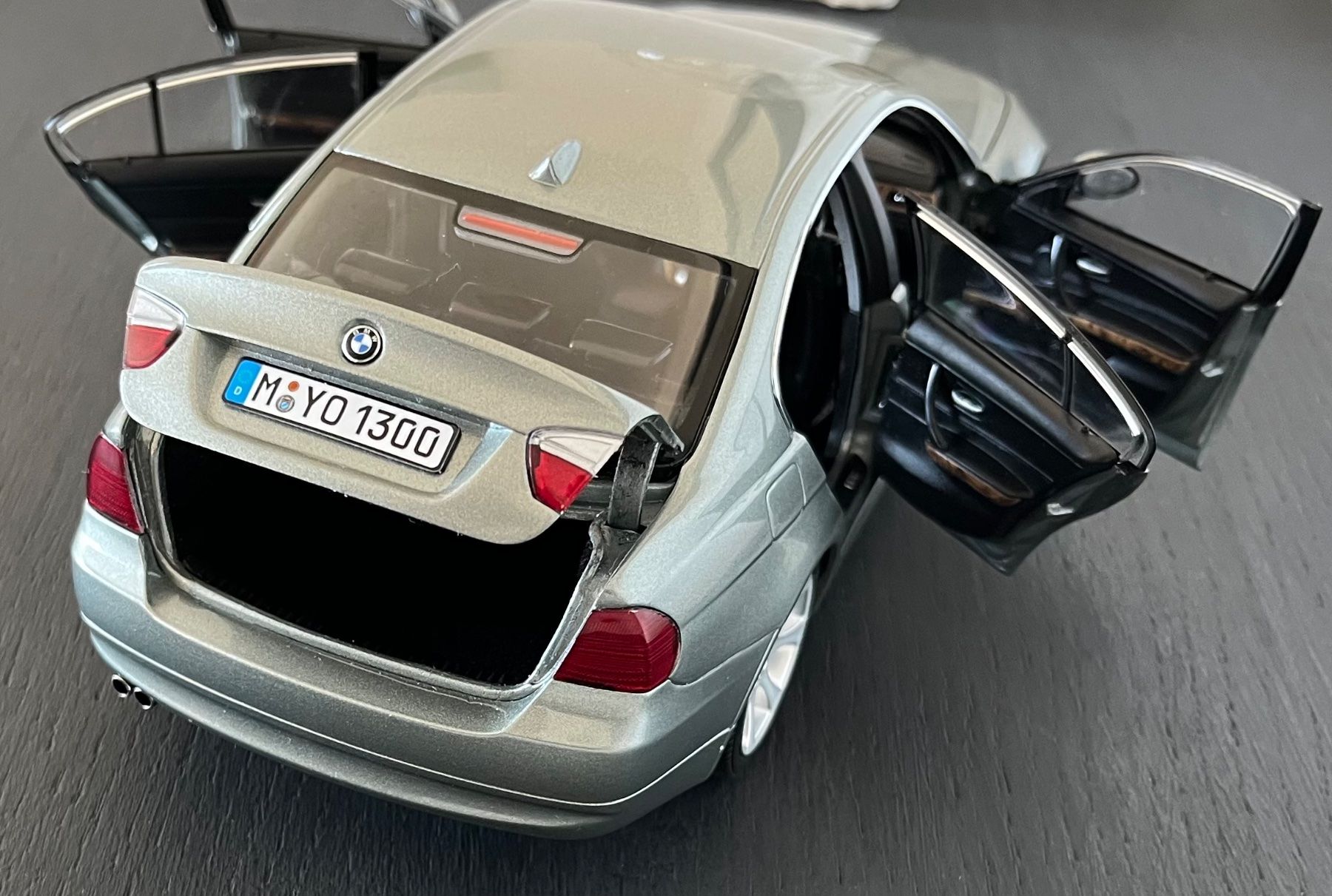Kyosho Modellini d'auto: KYOSHO BMW 330i e90 1:18 – Usato da St-Cergue venduto da ncu_t267 7