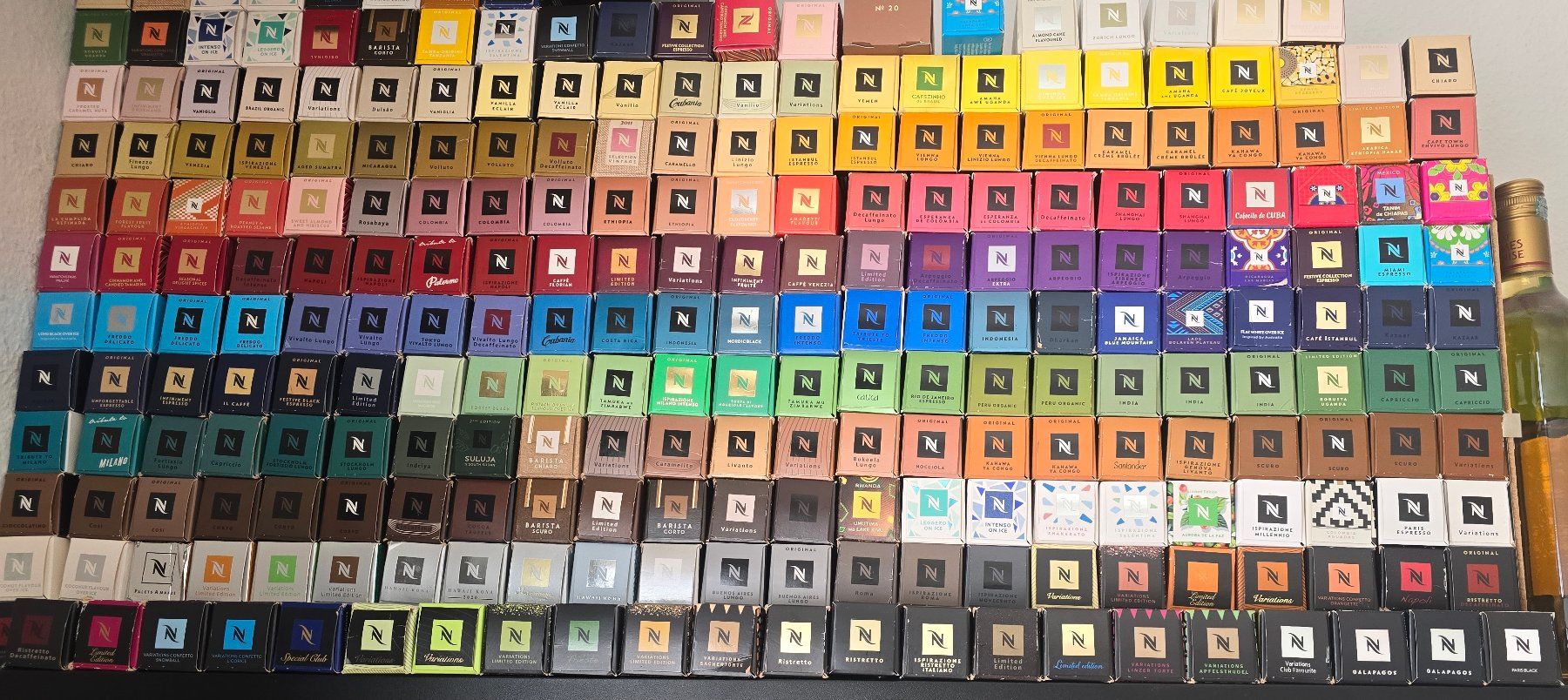 Nespresso Cibi & Specialità: Nespresso Sammlung - Leerverpackung und Kapseln – Usato da Zug venduto da Simbei