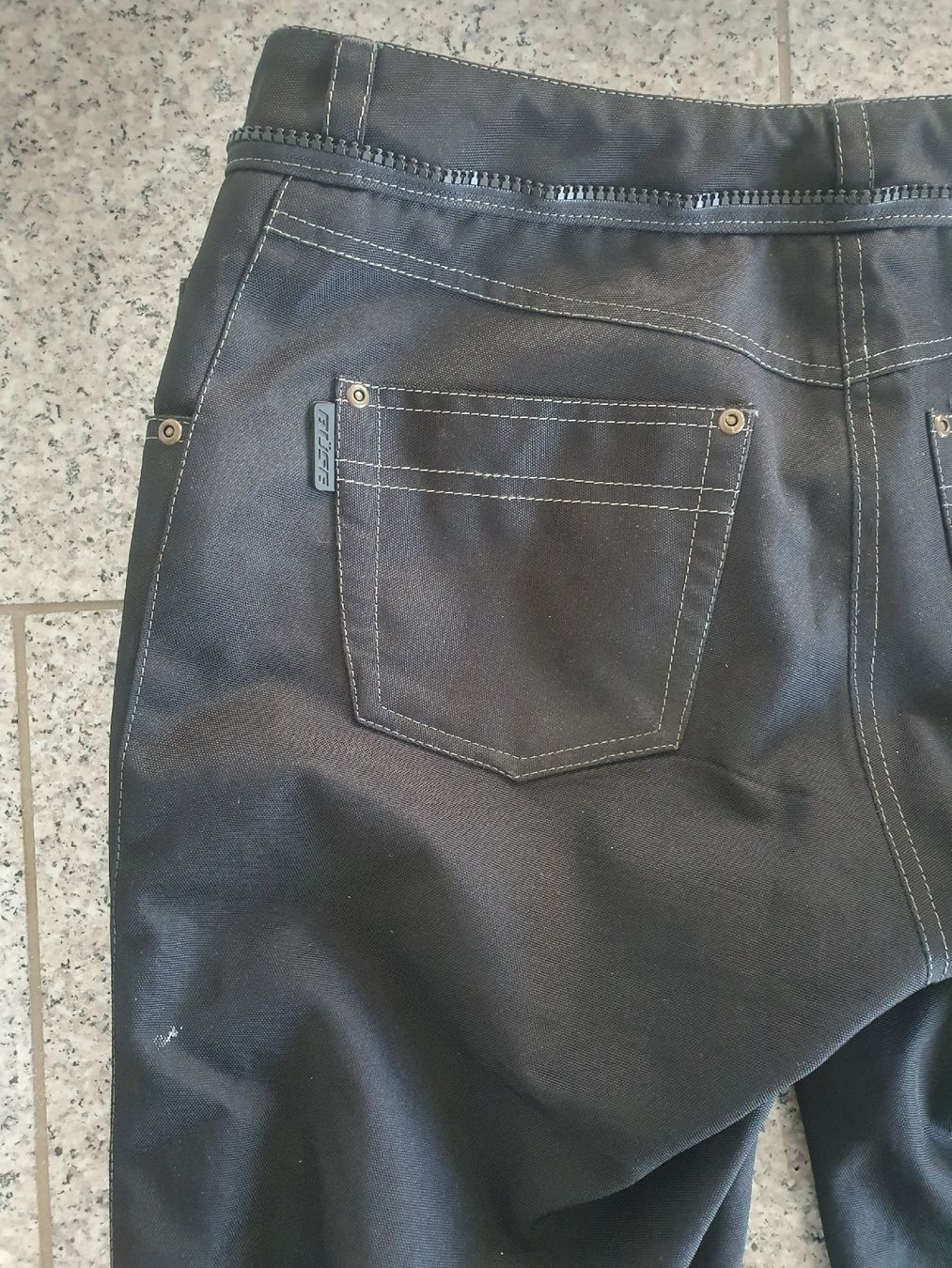 Pantaloni: Büse Motorradhose, Gr. 42 – Usato da Moosseedorf venduto da Sonnenschein.. 6