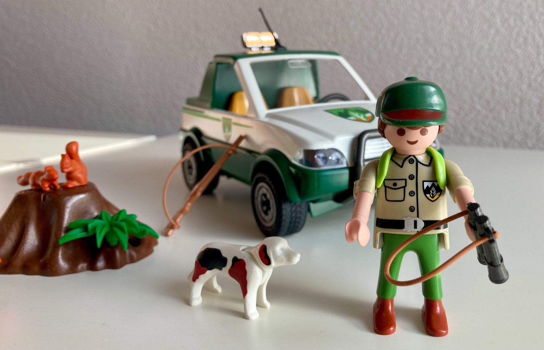 Playmobil Spielzeuge: Förster-Pickup - Playmobil 6812 – Gebraucht aus Neuendorf von Knopfi 1
