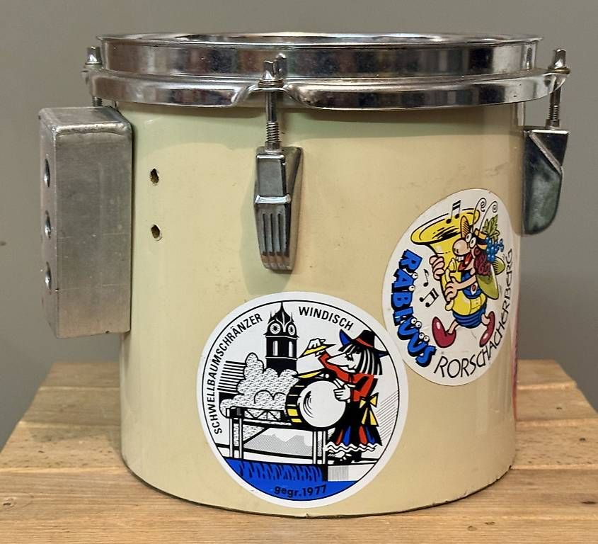 Strumenti musicali: Kleine Trommel – Usato da Balgach venduto da Kraxlifant