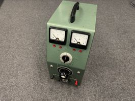 Variables AC/DC-Lehrnetzteil 0-40V 0-12A aus den 50's - 70's
