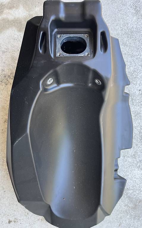 Accessori per altri veicoli: KTM LC4 690 Enduro TANK – Usato da Cheyres venduto da Bonsai3