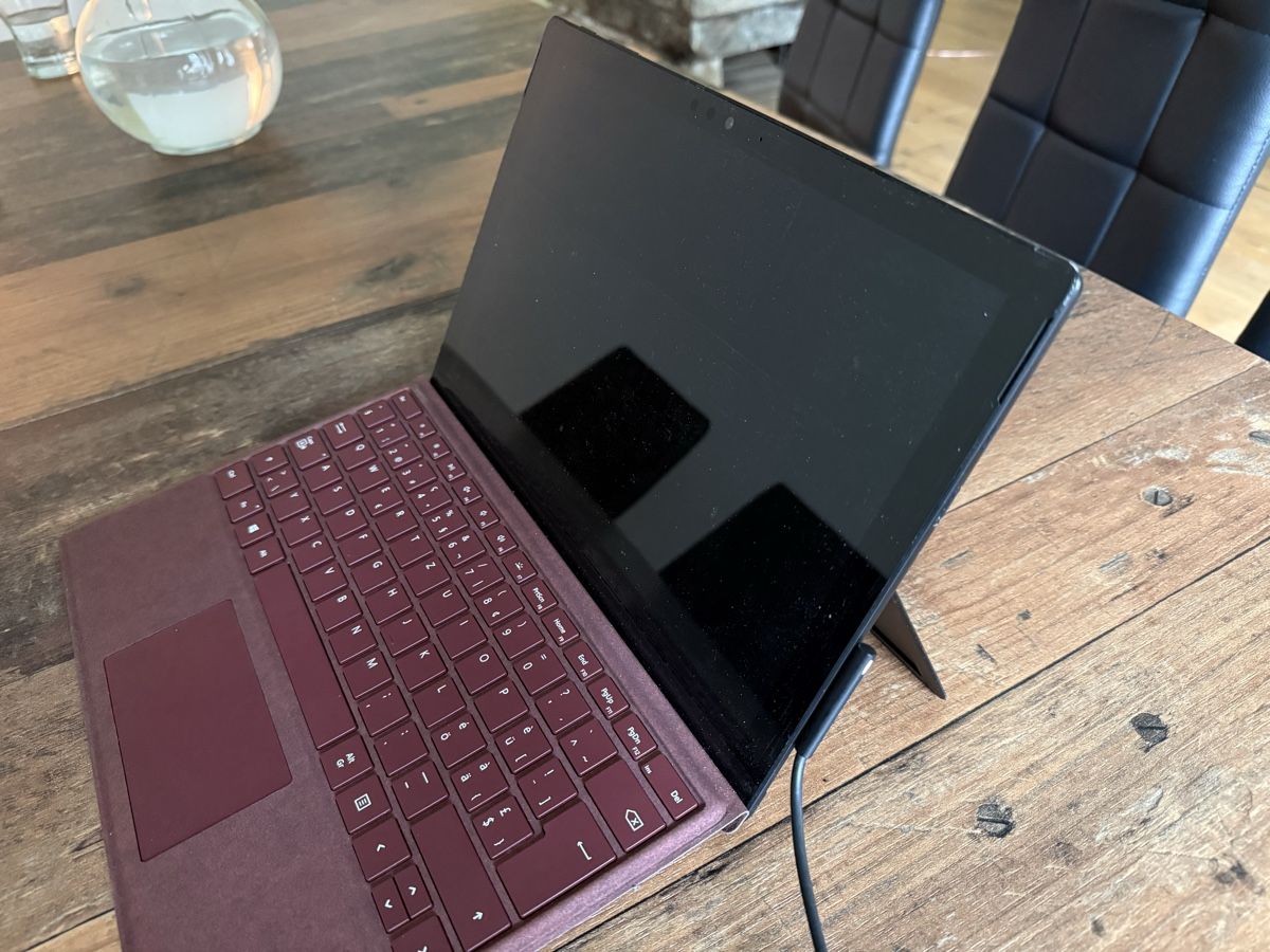 Microsoft Notebook: Microsoft Surface Pro 6 – Usato da Disentis/Mustér venduto da yvnghoudini 7