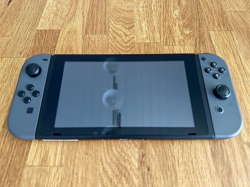 Console: Nintendo Switch Konsolen-Set grau – Usato da Nidau venduto da M_Reinhard 4
