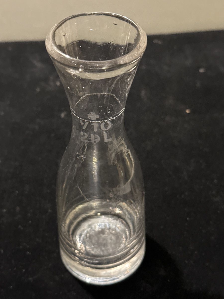 Carafes: Glas Karaffe +. C10. 2 dl geeicht  – D'occasion à Zürich par Chaeffeler