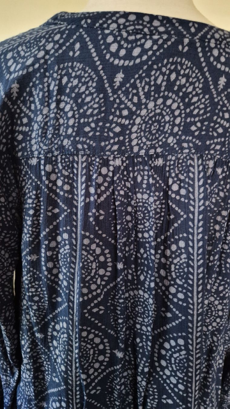 H&M Blusen: Viscose-Damenbluse Gr. 40, Blau gemustert, V Ausschnitt – Neu (gemäss Beschreibung) aus Oberengstringen von Sheera7 4