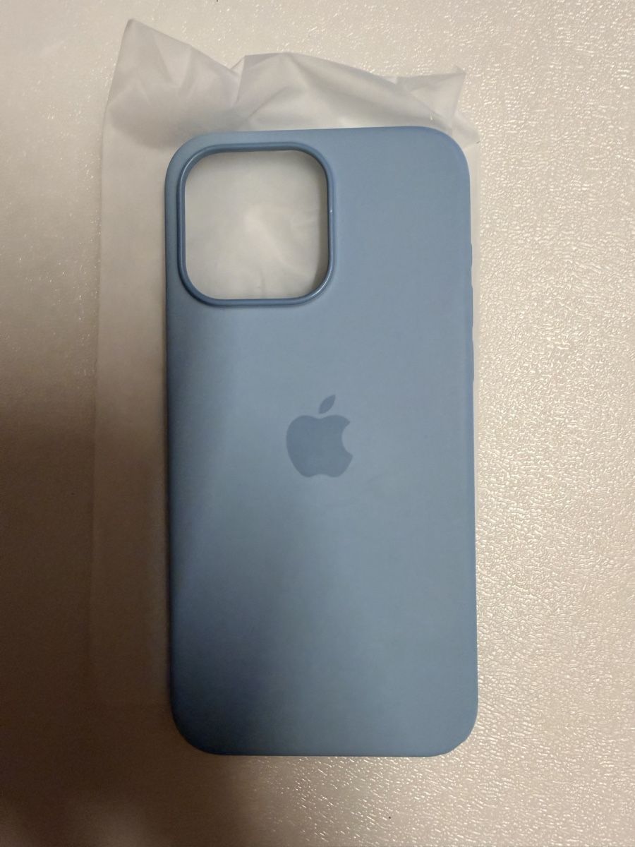 Apple Coques & Protection écran: iPhone 15 Pro Max Silicone Case Magsafe – D'occasion à Allschwil par KYJS