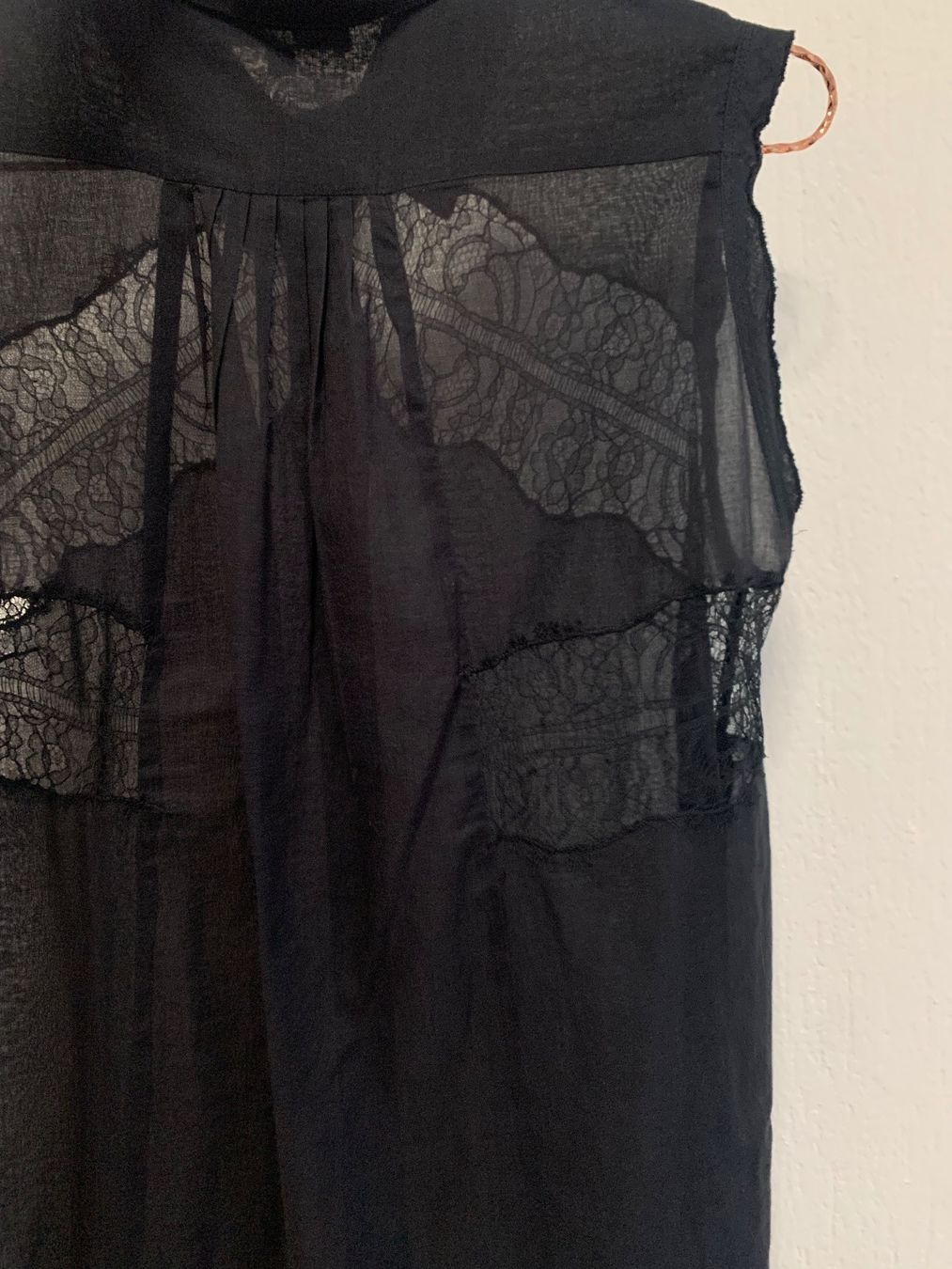 Sandro Top: Top Sandro coton et dentelle noir – Usato da Lausanne venduto da Xiaoxi 3