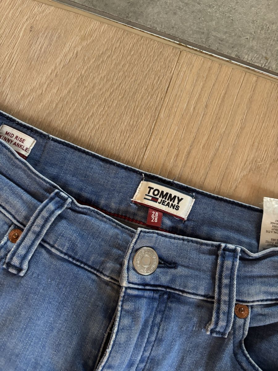 Tommy Hilfiger Jeans: Tommy Hilfiger Jeans, Skinny, Gr. 28, hellblau – Usato da Andelfingen venduto da Niki214 1