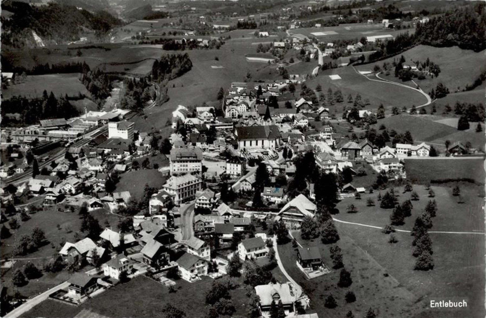 Cartoline postali: Entlebuch LU Flugaufnahme Nr.2240  , 1963 – Usato da Solothurn venduto da Bepposol