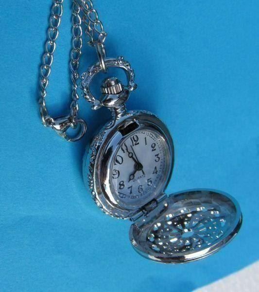 Uhren: Neu Umhängeuhr mit Deckel und Kette – Neu und originalverpackt aus St. Margarethen TG von ursk10 4