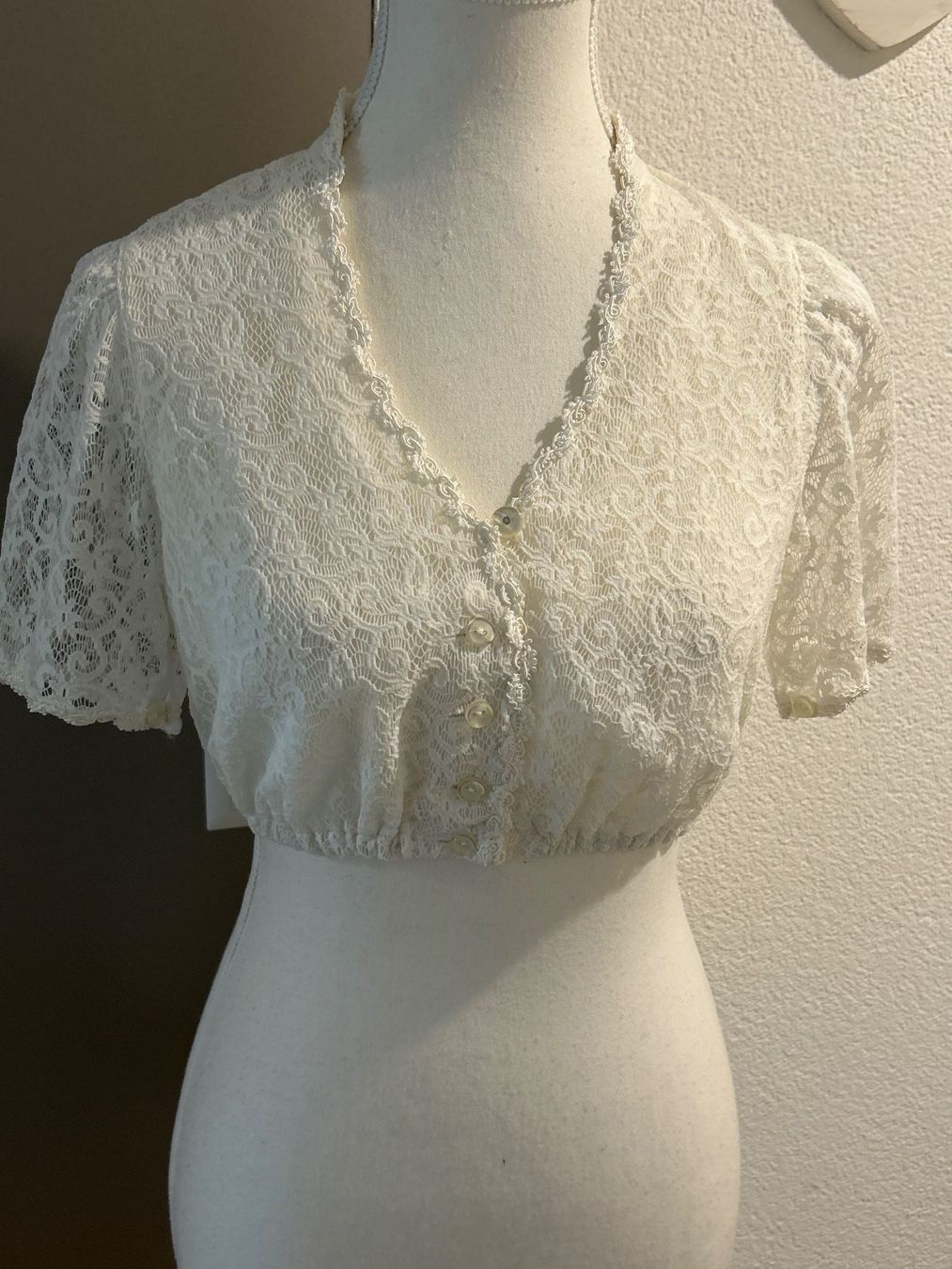 Camicette: Dirndlbluse weiss mit Spitzen von Tramontana Gr. 36 – Usato da Brunnen venduto da Nala2929 2