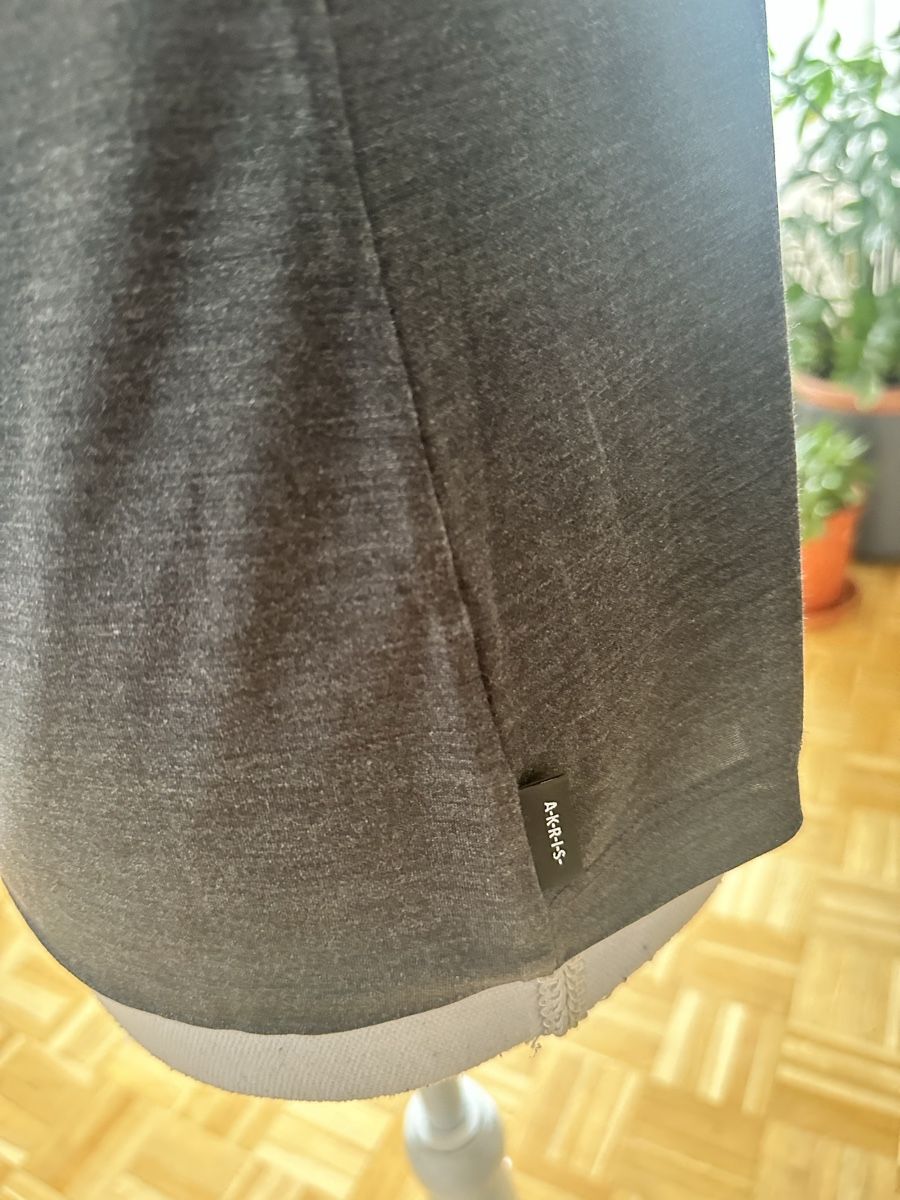 Akris T-Shirts: Akris Seide Oberteil Grösse38 – Gebraucht aus Zürich von millaiana 1