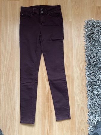 Hallhuber bordeauxrote Jeans Gr 36 kaum getragen