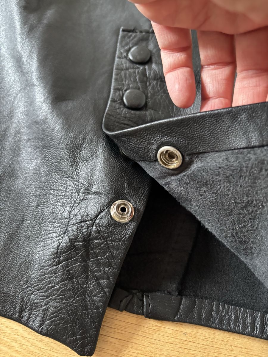 Saint Laurent Gonne: Leder Rock Yves Saint Laurent schwarz 40 – Usato da Fribourg venduto da dafral 2