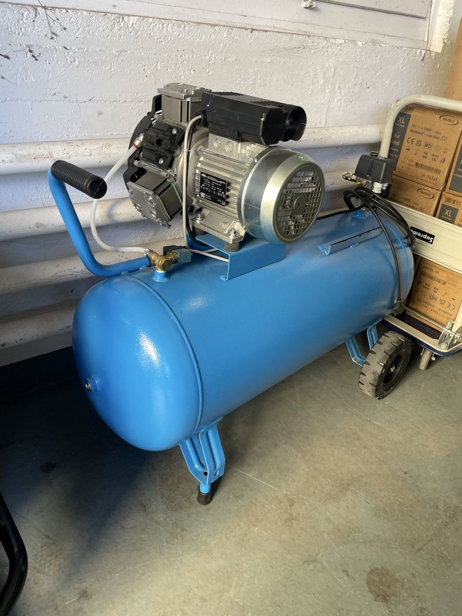 Compressori: Kompressor 90l – Usato da Sirnach venduto da MotionModular