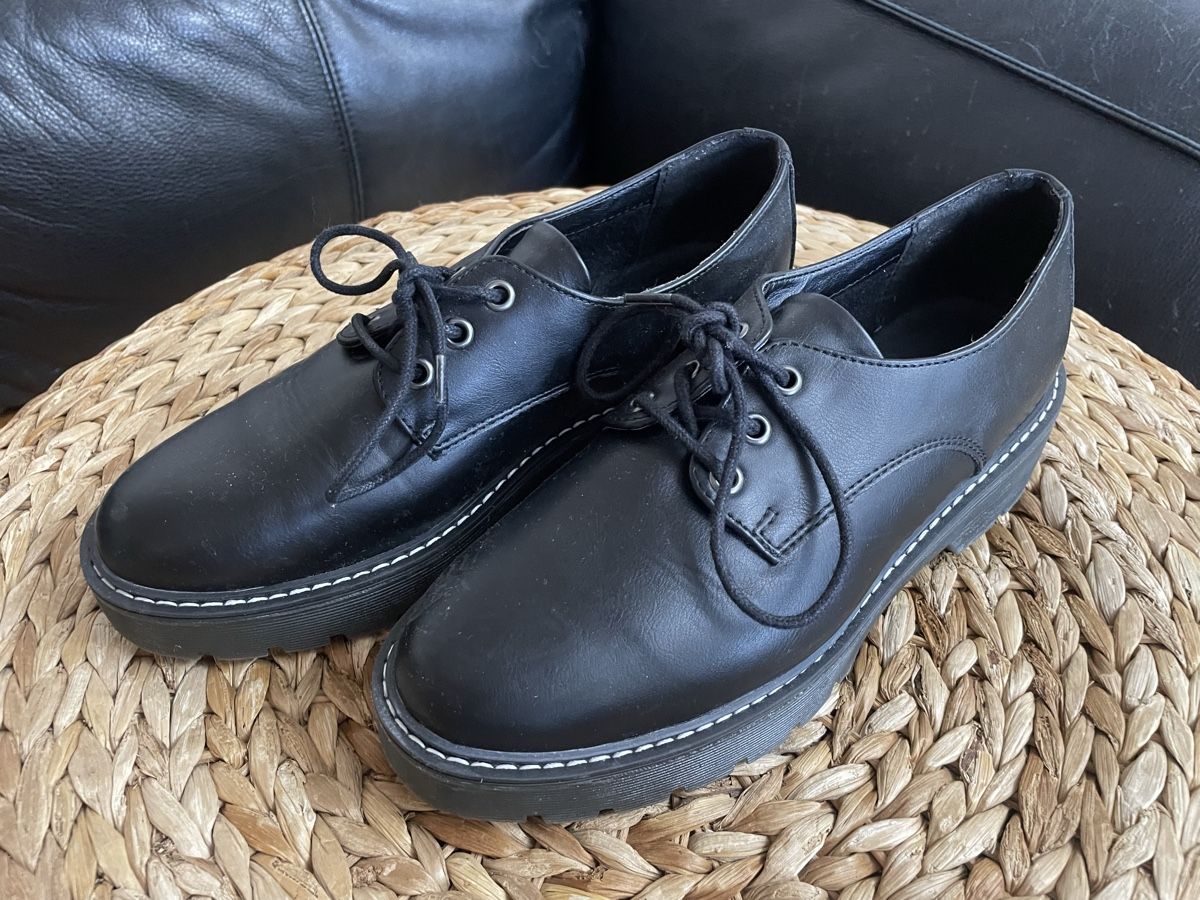 Dosenbach Scarpe da donna: Chaussures catwalk taille 39 style doc martens – Nuovo (secondo la descrizione) da La Tour-de-Peilz venduto da manattma 2