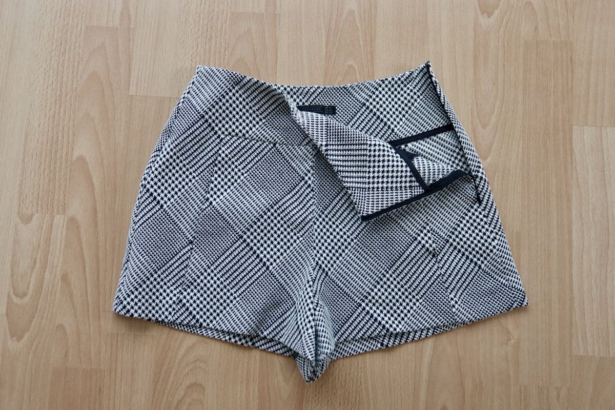 Zara Pantaloni: Shorts gemustert - ähnlich Hahnentrittmuster – Usato da Uster venduto da m_21 2
