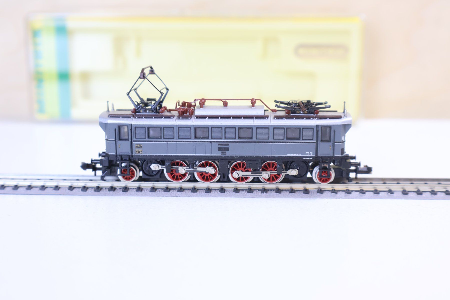 Trix Trains électriques: Minitrix grosse Stangen E-Lok - 2973 Spur N – Défectueux à Winterthur par Monstera 3