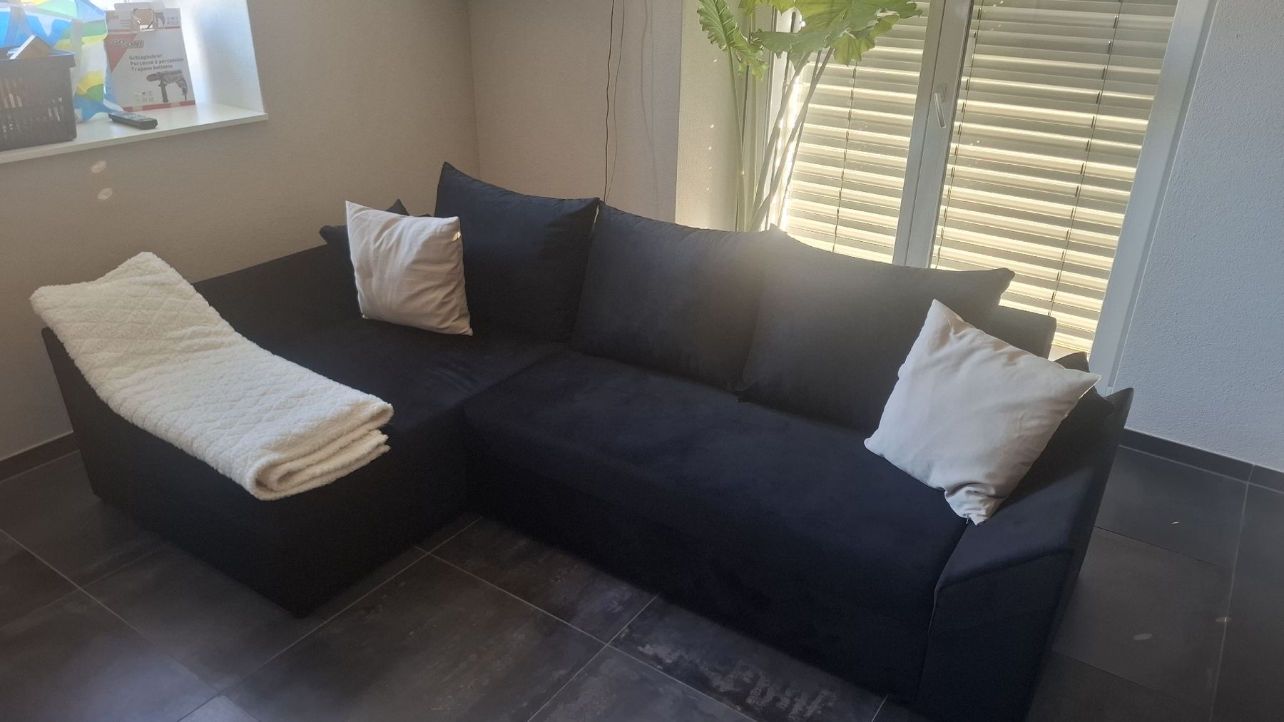 Divani: Neues Sofa| 2 Monate alt – Nuovo (secondo la descrizione) da Netstal venduto da Online-Verkauf.ch 2
