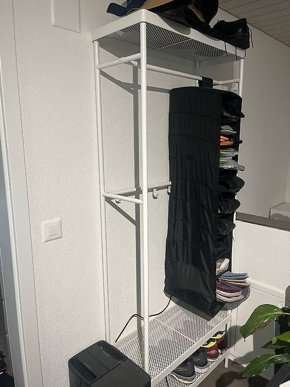 Garderobe: Offene Garderobe – Gebraucht aus Brugg AG von cat_ht8p