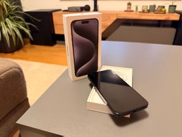 Apple iPhone 15 Pro Max 256 GB Titan Blau – 99 % Akku